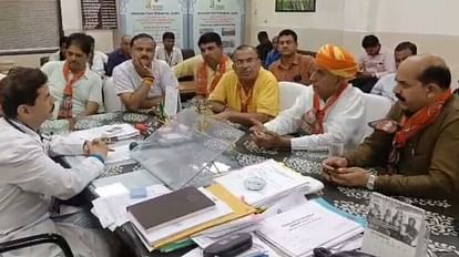 Ajmer News: MLA वासुदेव देवनानी ने JLN अस्पताल का किया दौरा,बिपरजॉय से बिगड़े हालात पर कलेक्टर से जताई नाराजगी Ajmer News MLA Vasudev Devnani visited JLN Hospital expressed his displeasure with collector over Biparjoy