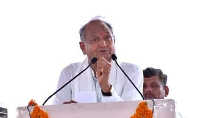 Jaipur: सीएम कार्यक्रम में लापरवाही बरतने पर जेडीए अधिकारी पर गिरी गाज, RAS अनिता कुमारी खटीक निलंबित Due to negligence in inflation relief camp in Jaipur, two fell