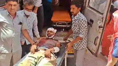 Jodhpur: ट्रैक्टर को बचाने में डिवाइडर से टकराकर पलटी बस, बालेसर के पास हुआ हादसा, 25 लोग घायल, तीन गंभीर Accident of sleeper bus full of 65 passengers in Jodhpur in Balesar area